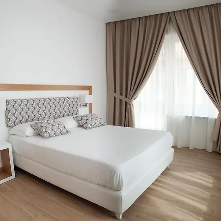 Dea Πανσιόν 4*
