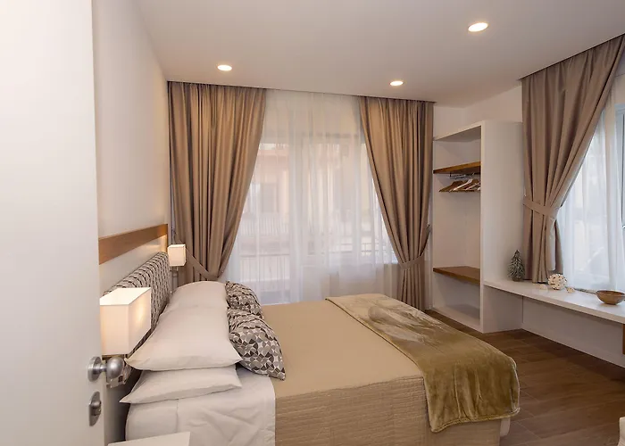 Dea Πανσιόν 4*