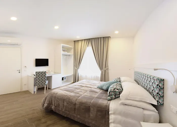 Dea Πανσιόν 4*